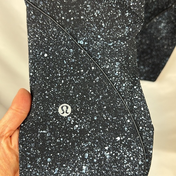 Lululemon Lead the Pack Crop‎ 23" Mineralize Multi Black Blue Leggins Size 6 - Picture 12 of 14